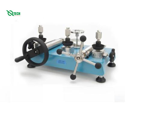 Thiết bị hiệu chuẩn áp suất R&D Instruments APCK 700 (Thủy lực, 0~700 bar; 0.25%)