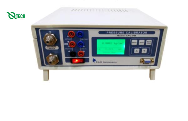 Máy đo áp suất chuẩn để bàn R&D Instruments APCPM 700 (700 bar, 0.025%)