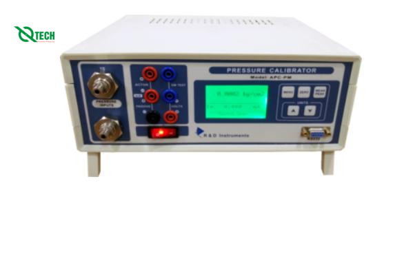 Máy đo áp suất chuẩn gắn tủ R&D Instruments APCPM-250 LP (250 mmH2O, 0.15%)
