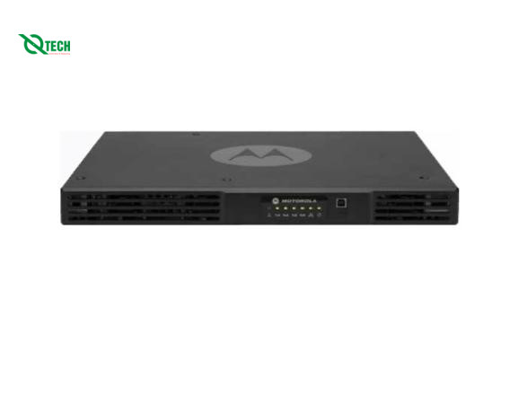 Trạm chuyển tiếp tín hiệu bộ đàm MOTOROLA SLR5300 (403 - 470MHz; UHF 50W)